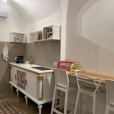 Sikelia-sicilian Couette-café